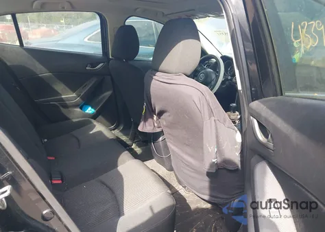 2015 Mazda Mazda3 I Touring z USA, uszkodzony, nr VIN 3MZBM1V77FM229366